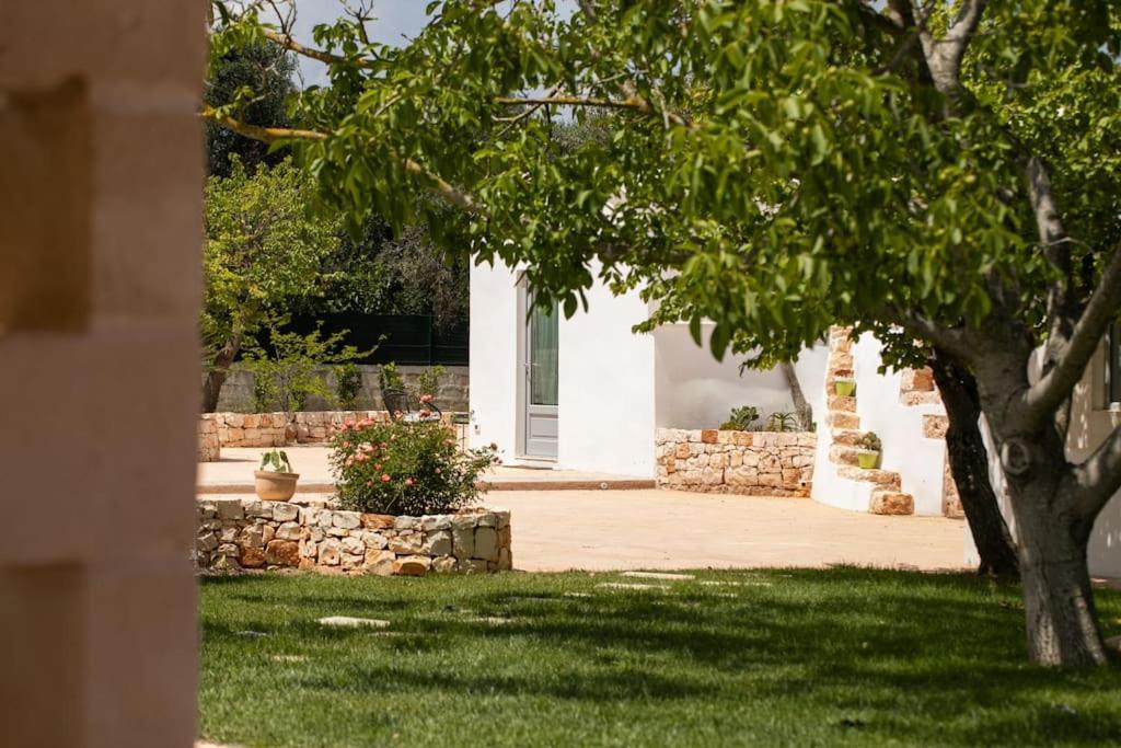 Sestaluna - Trulli Con Piscina Privata *